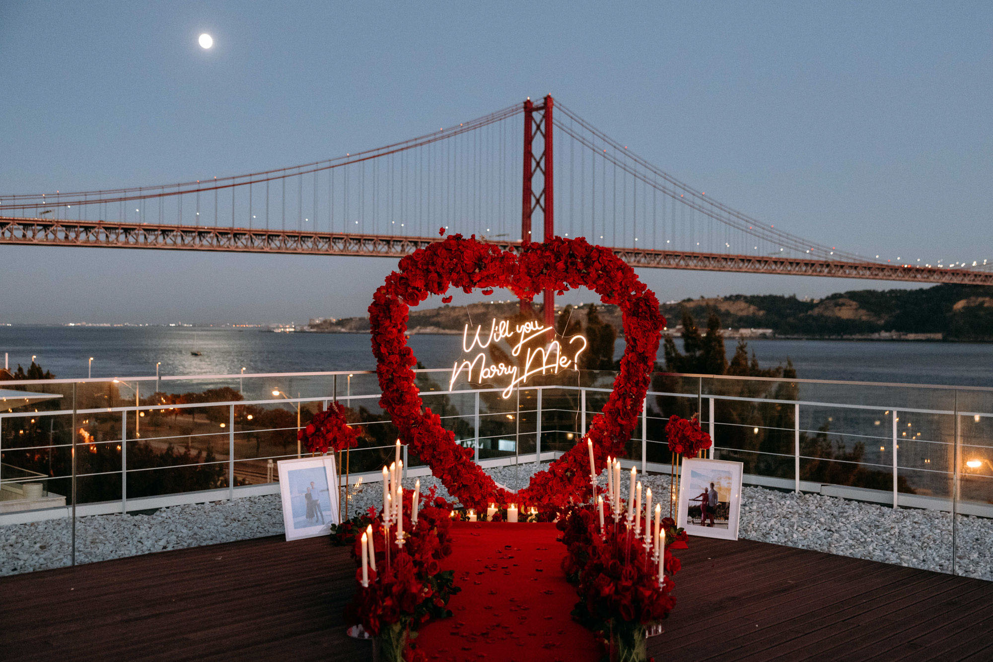 Plan a rooftop proposal in Lisbon with panoramic views, private terraces and a perfectly timed sunset experience.